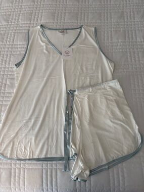 Women's White & Light Blue Trim Sleep Set - Tank Top & Shorts